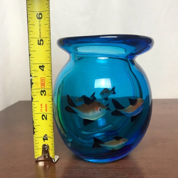 Beautiful Murano Heavy Thick Glass Blue Hand Painted Fish Aquarium Short Vase - Picture 9 of 10